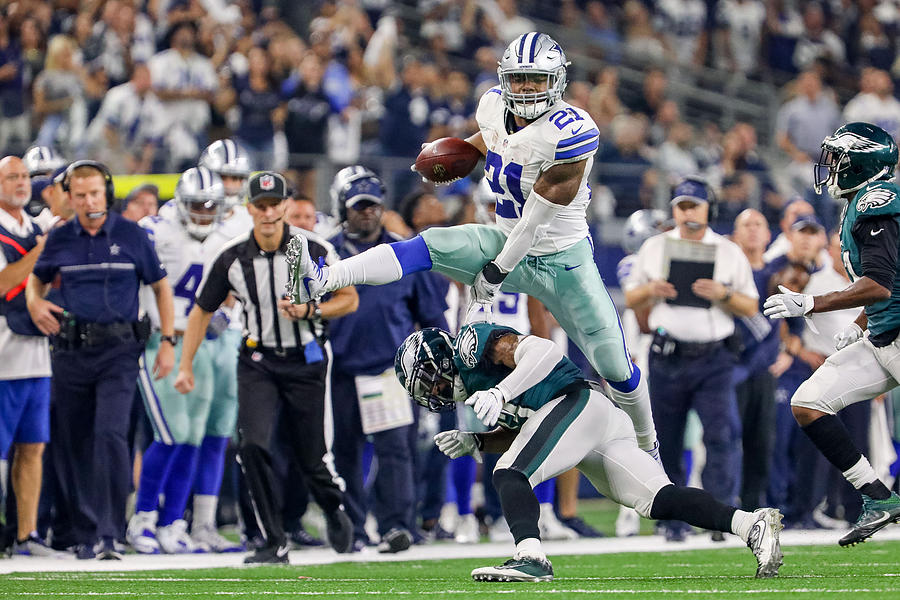 NFL: OCT 30 Eagles at Cowboys Photograph by Icon Sportswire