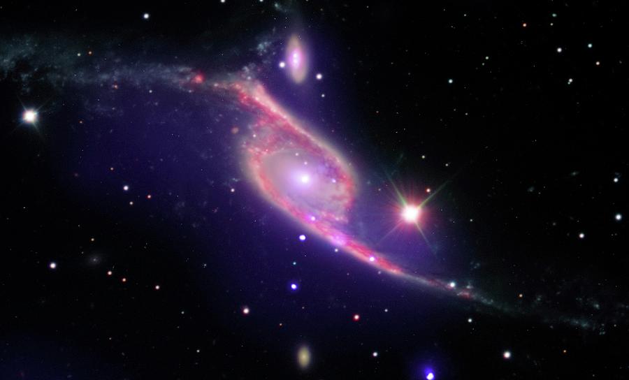 Ngc 6872 Colliding Galaxies Photograph by Nasa/cxc/eso-vlt/jpl-caltech/science Photo Library
