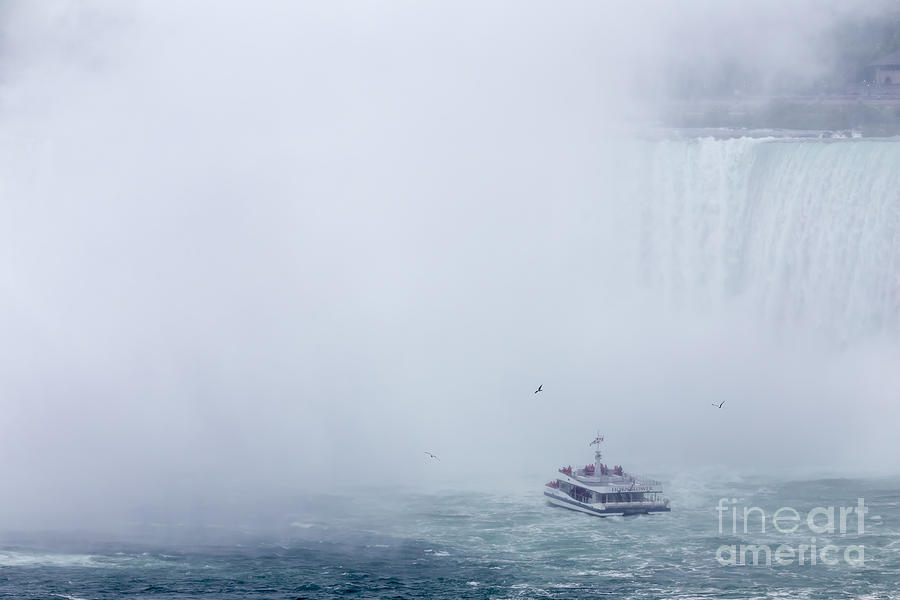 Niagara Falls Photograph - Niagara Falls 05 by Tom Uhlenberg