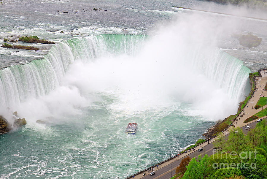 Niagara Horseshoe Falls Horn Blower Photograph by Charline Xia