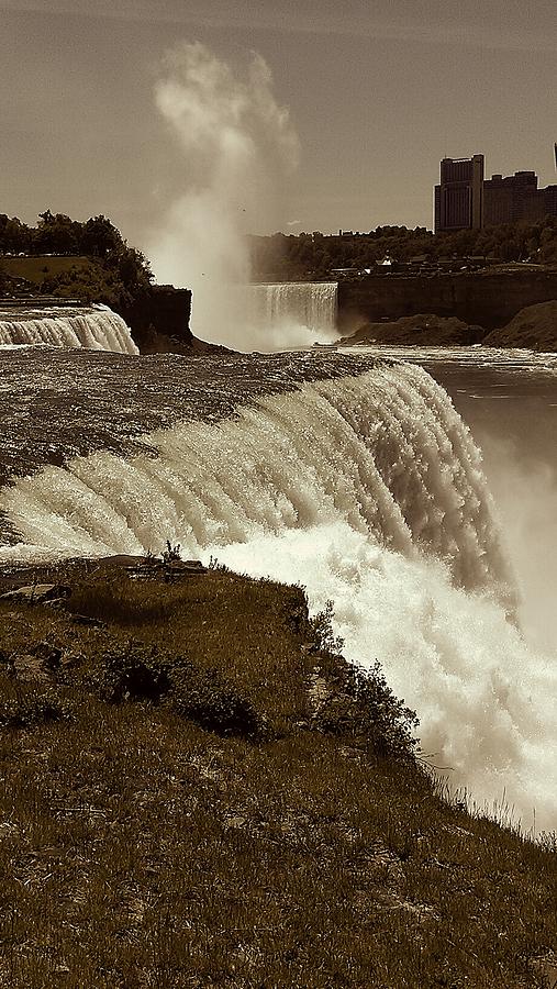 Niagara Falls - Old View Photograph by James Adger