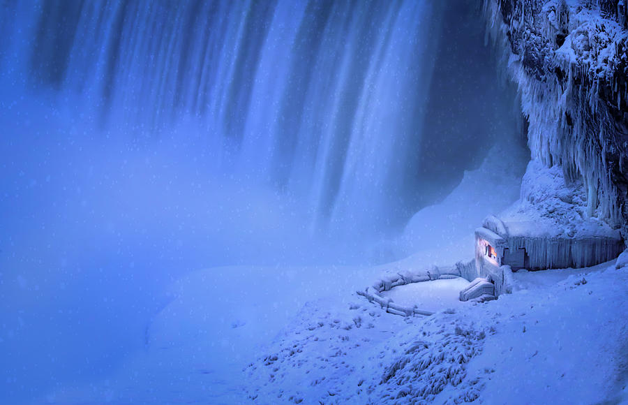 Niagara Falls Photograph by Larry Deng