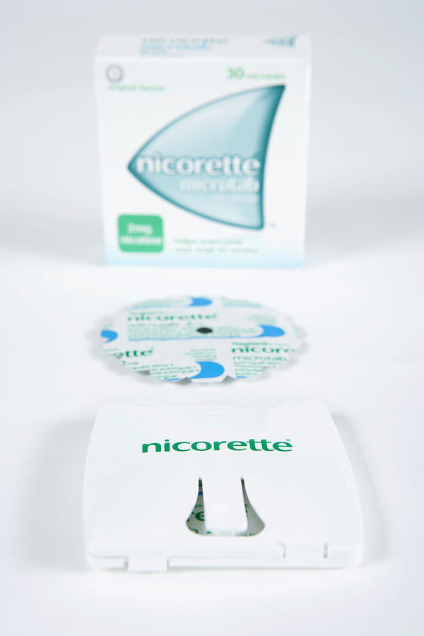 Nicorette Microtab Pills Photograph by Gustoimages/science Photo Library