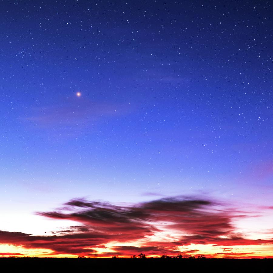 Night Sky At Dawn Photograph by Babak Tafreshi/science Photo Library