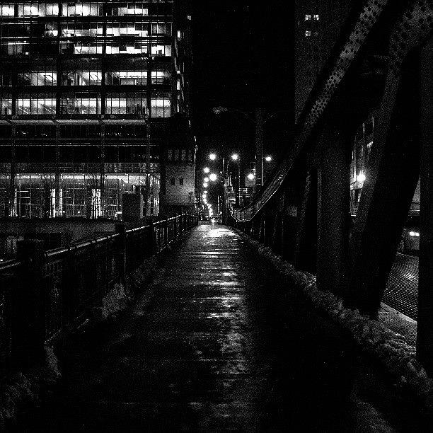 Chicago Photograph - Night Time by Graeme Curry