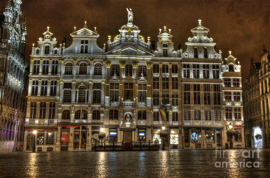 Night Time in Grand Place Photograph by Juli Scalzi