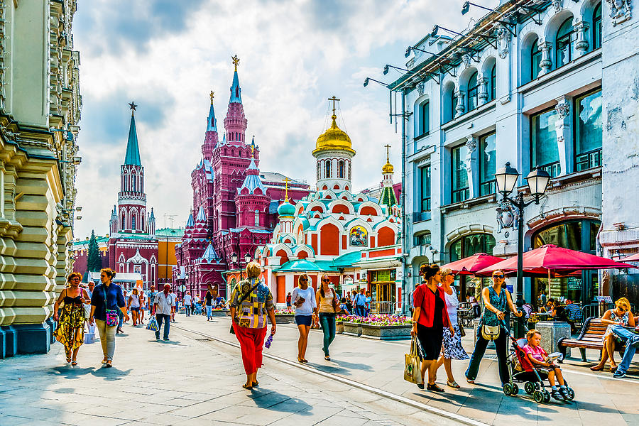 Никольская улица в москве