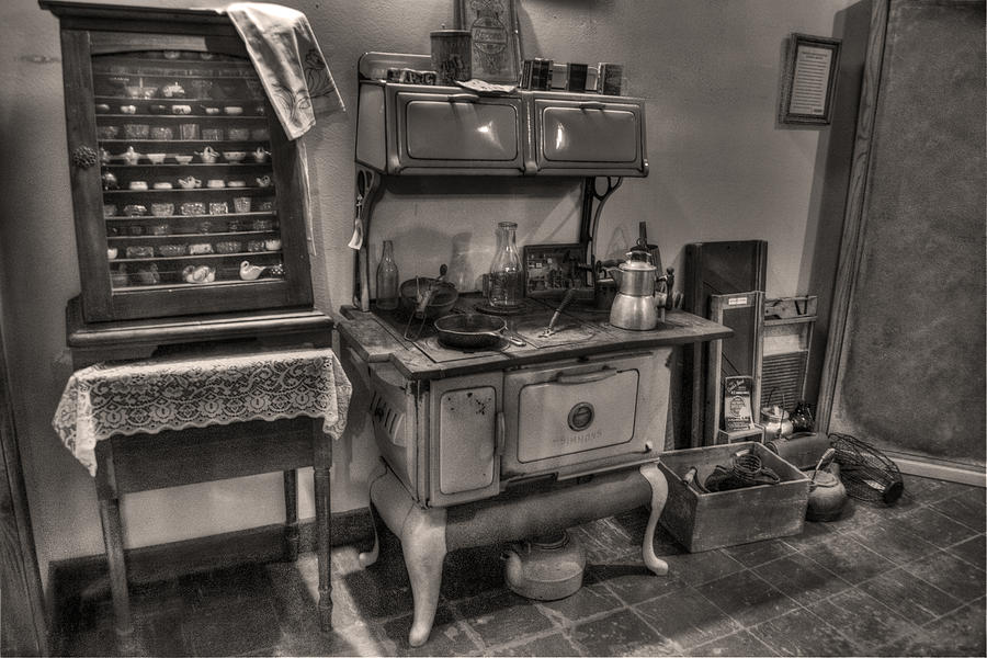 Nonnas Kitchen Photograph by William Fields