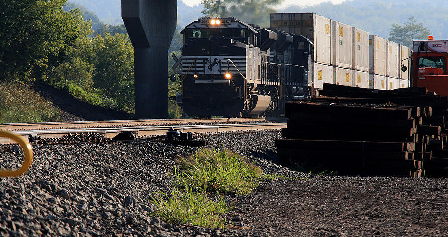 Norfolk Southern 2657 Photograph by David Dufresne