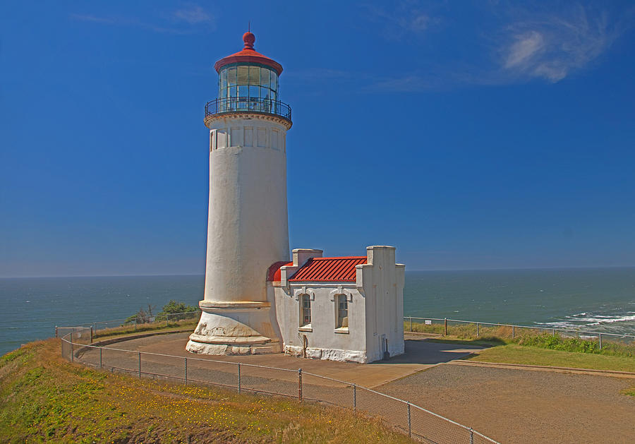 North Head Lighthouse Photograph by Rich Walter