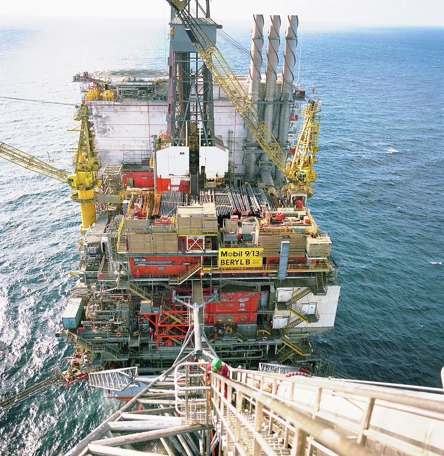 North Sea Oil Rig Photograph by Public Health England/science Photo Library