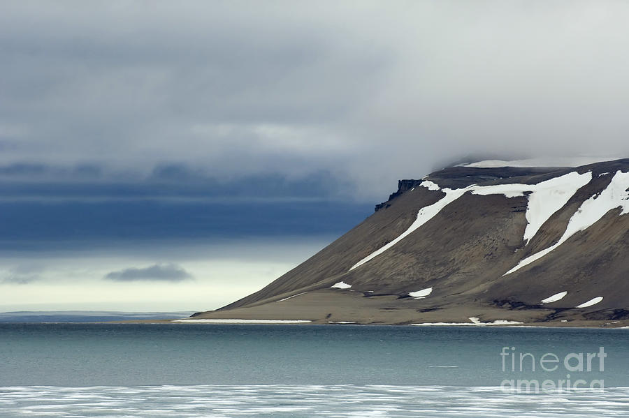 Northern Island In Svalbard Photograph by John Shaw