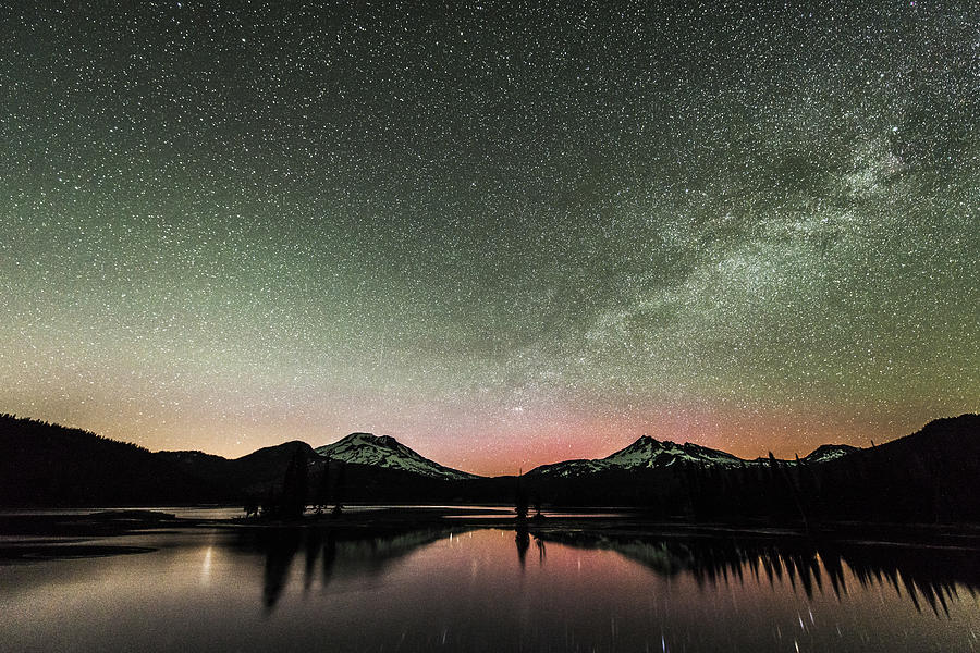 Northern lights at Sparks Lake Photograph by Hisao Mogi