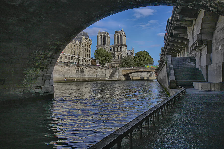 Notre Dame Cathedral Photograph by Gary Hall