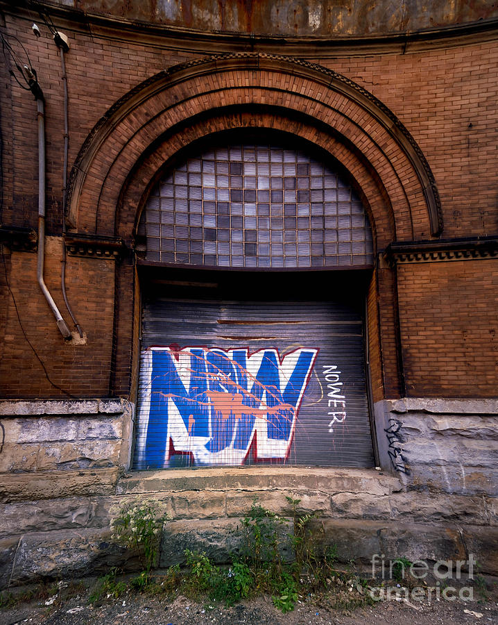 Pittsburgh Photograph - Now Graffiti by Amy Cicconi