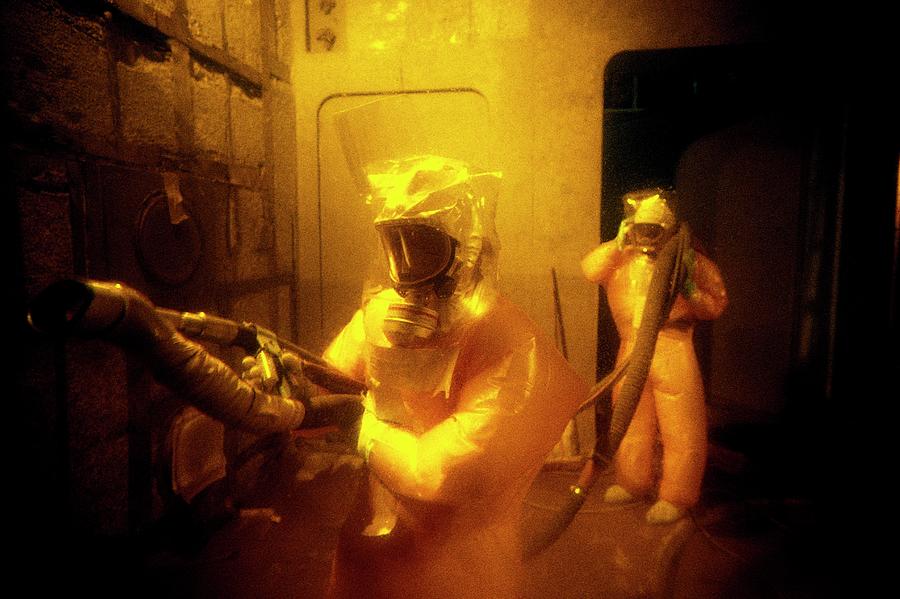 Nuclear Decontamination Workers Photograph by Patrick Landmann/science Photo Library