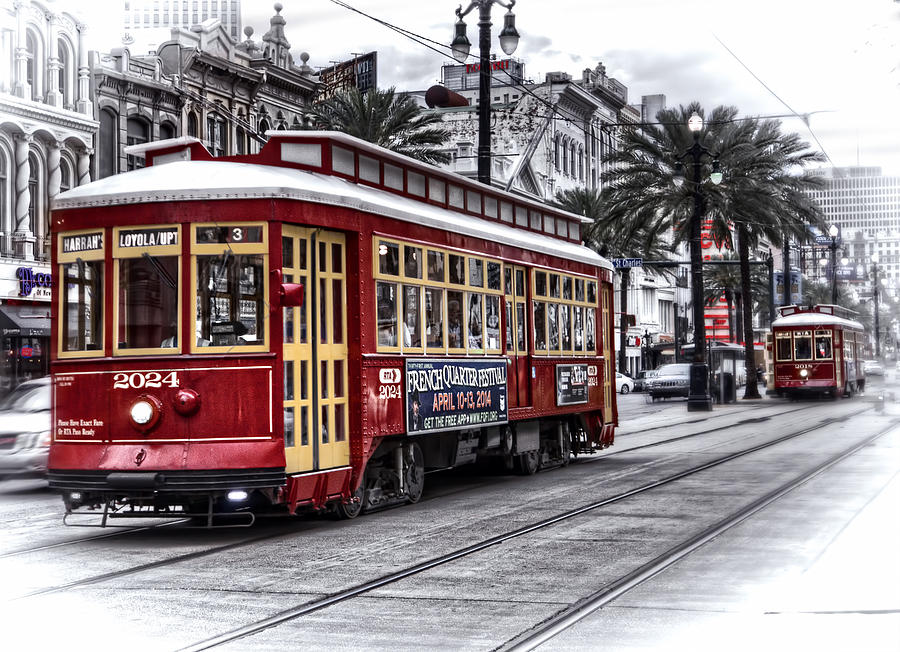 New Orleans Photograph - Number 2024 Trolley by Tammy Wetzel