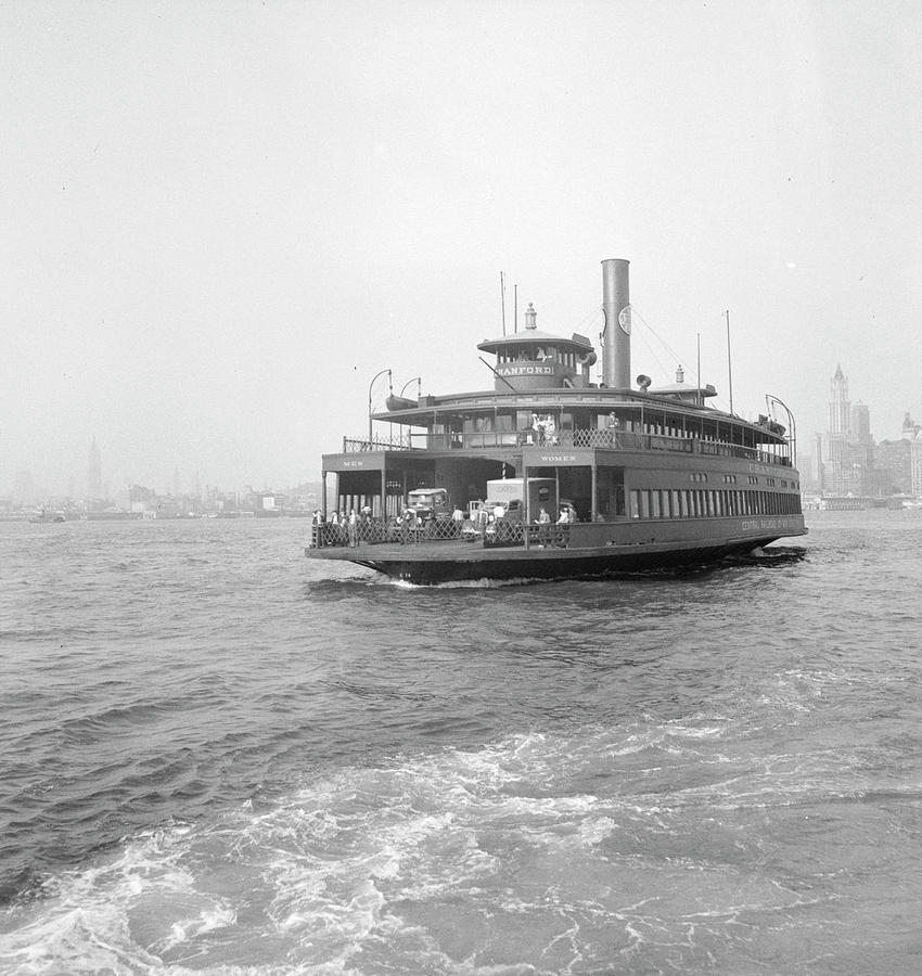 Nyc Ferry, 1939 Photograph by Granger