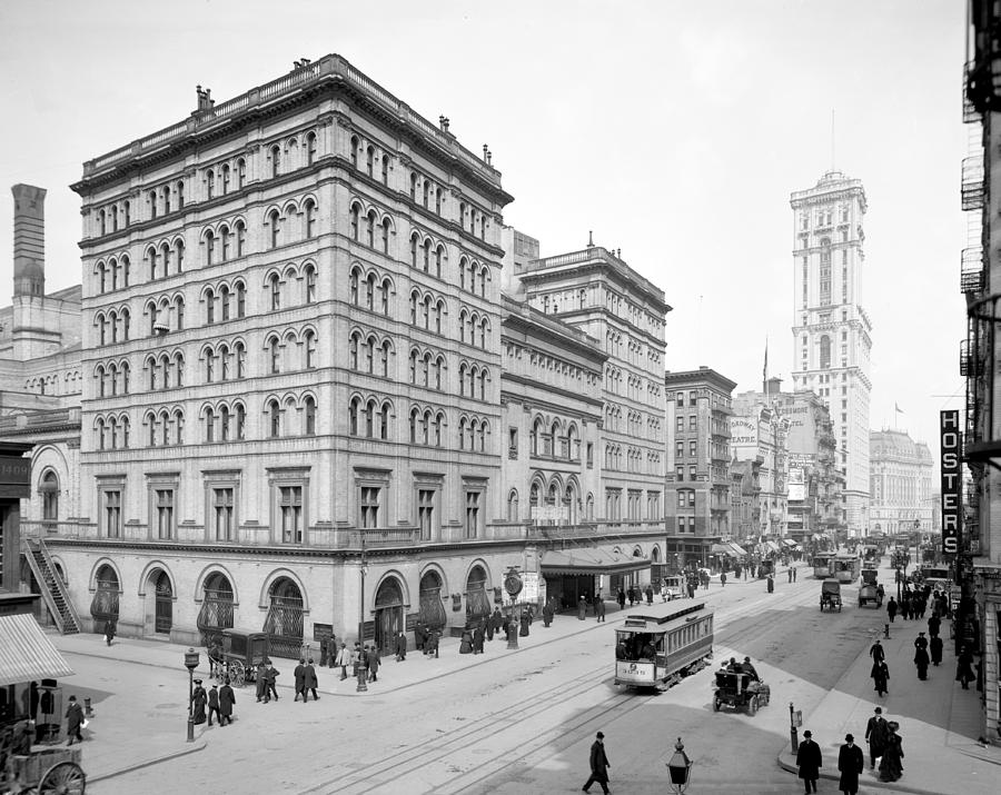 Nyc, Metropolitan Opera House, 1905 Photograph by Science Source