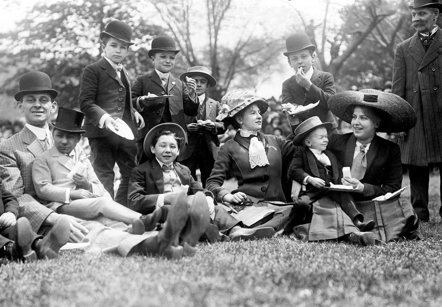 Nyc, Midgets Picnic In Central Park Photograph by Science Source