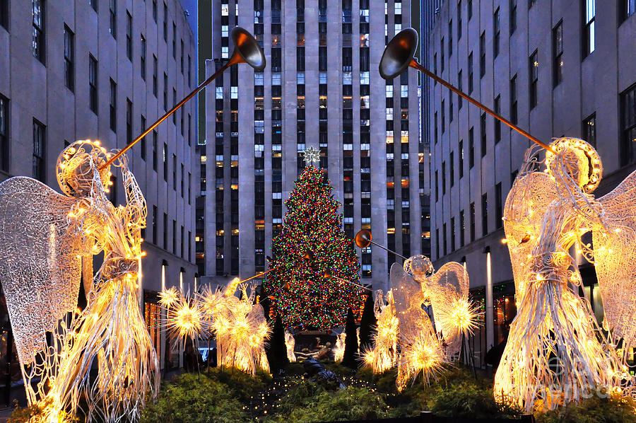 NYC Rockefeller Center Christmas Scene Photograph by Regina Geoghan
