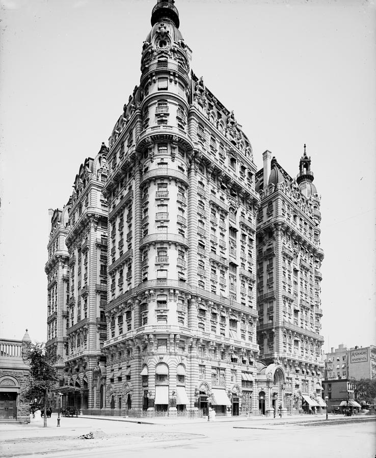 Nyc The Ansonia, 1904 Photograph by Granger