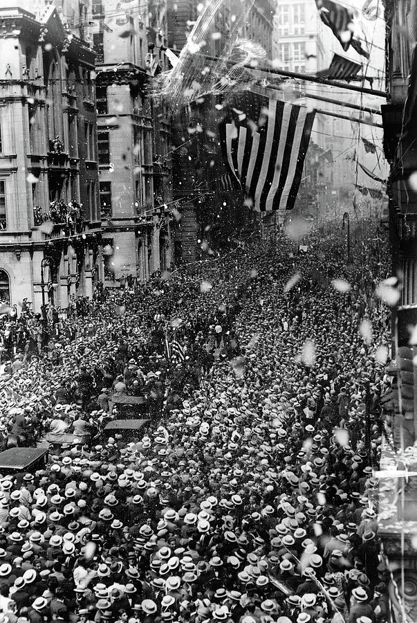 Nyc Ticker Tape Parade Photograph by Granger