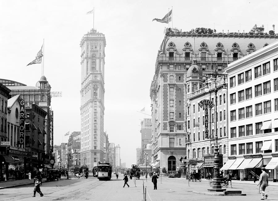 Nyc, Times Building And Hotel Astor Photograph by Science Source