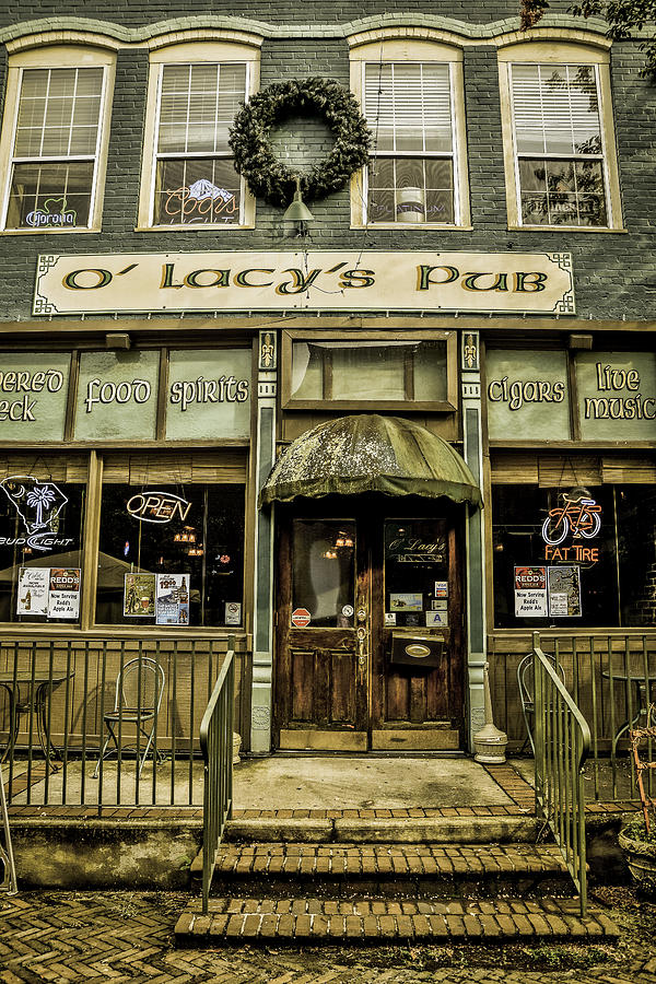 Beer Photograph - O Lacys Pub by Wendy Mogul