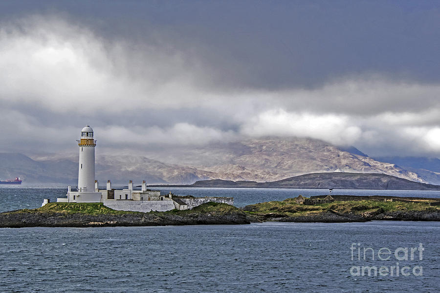 Oban Bay Lighthouse Photograph by Elvis Vaughn