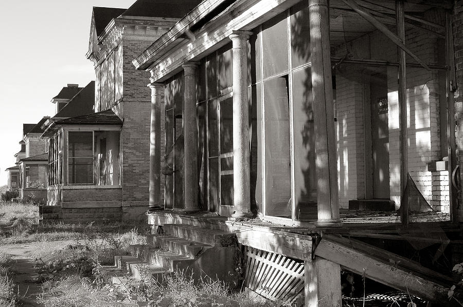 Minneapolis Photograph - Officers Row by Jim Hughes