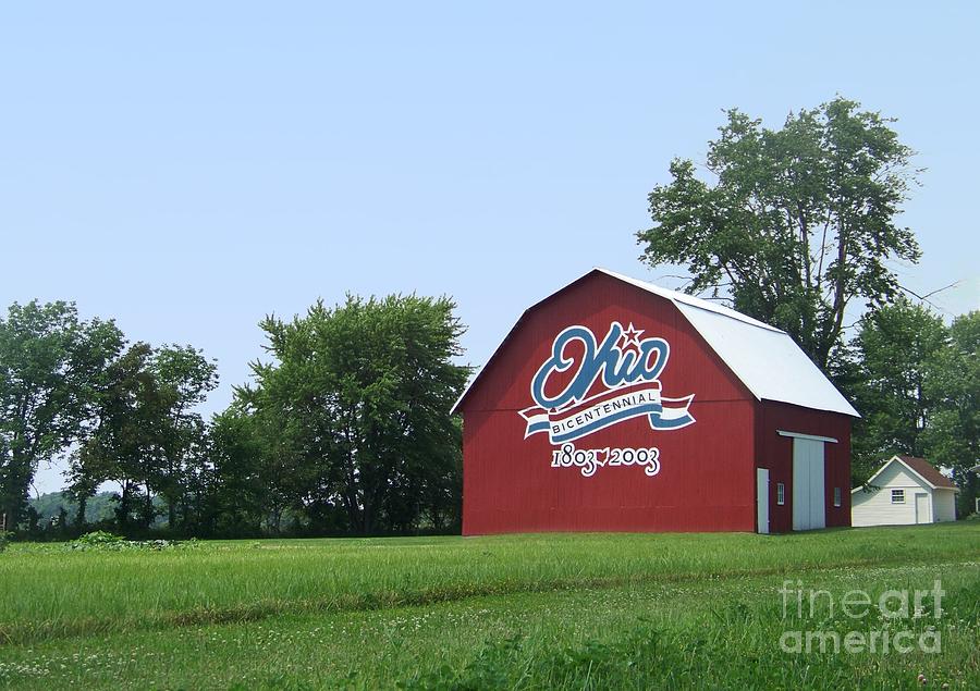 Ohio Bicentennial Barn - Highland County Photograph by Charles Robinson