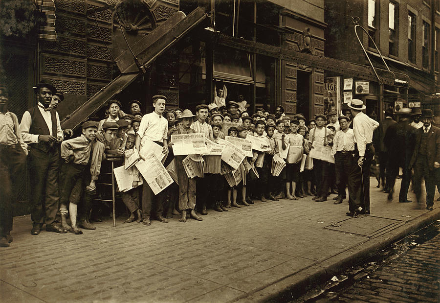 Ohio Newsboys, 1908 Photograph by Granger