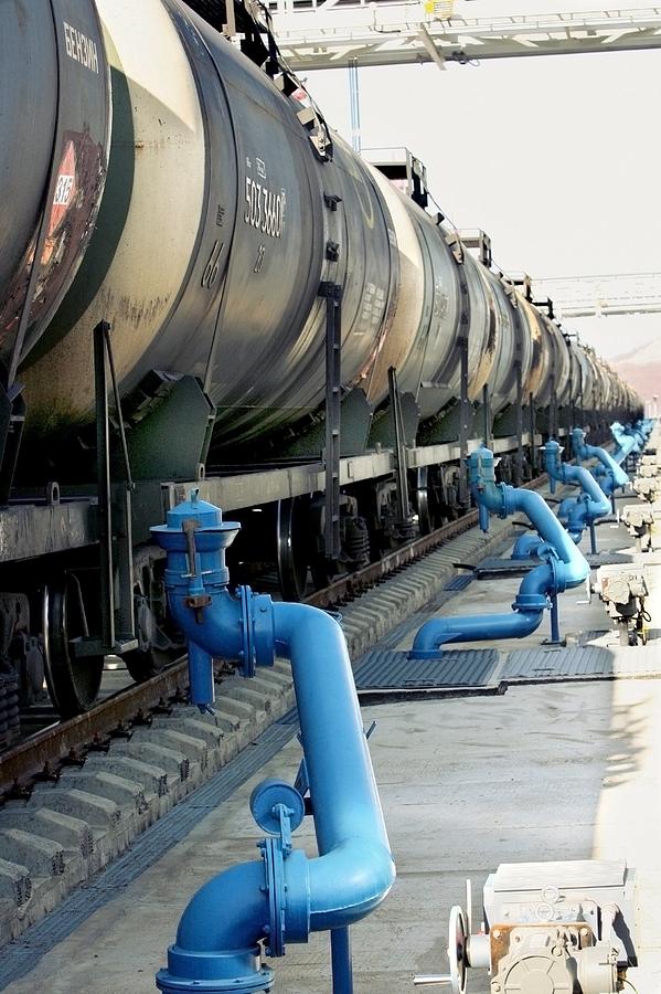 Нигерия машиностроение. Прием топливо. Мозырский нпз беларусь. Операция нефтепродукт. Эстакада слива налива нефтепродуктов.