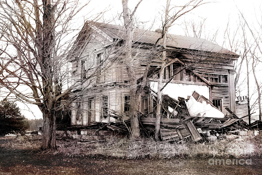 Old Abandoned Farmhouse Michigan Landscape Photograph by Kathy Fornal