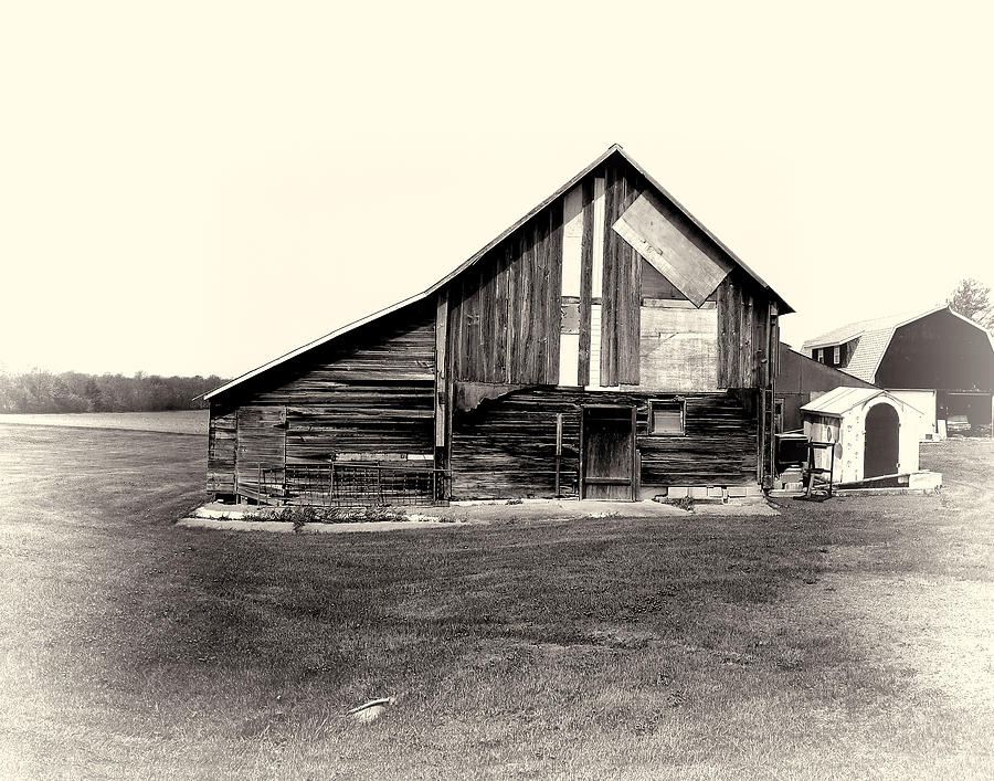 Old Barn 01 Photograph by Gordon Engebretson