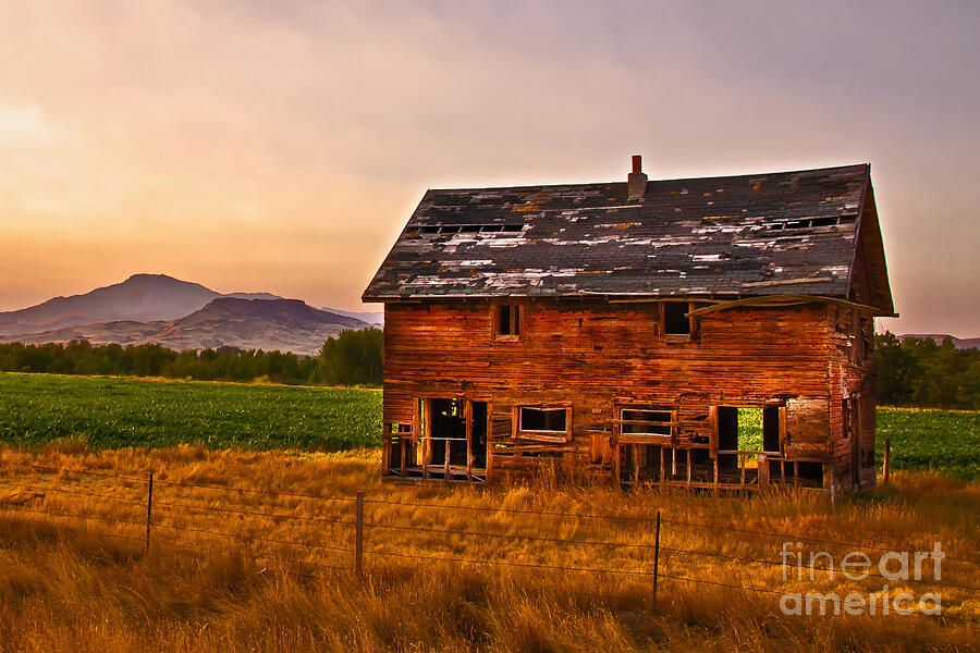 Old Barn at Sunrise Photograph by Robert Bales