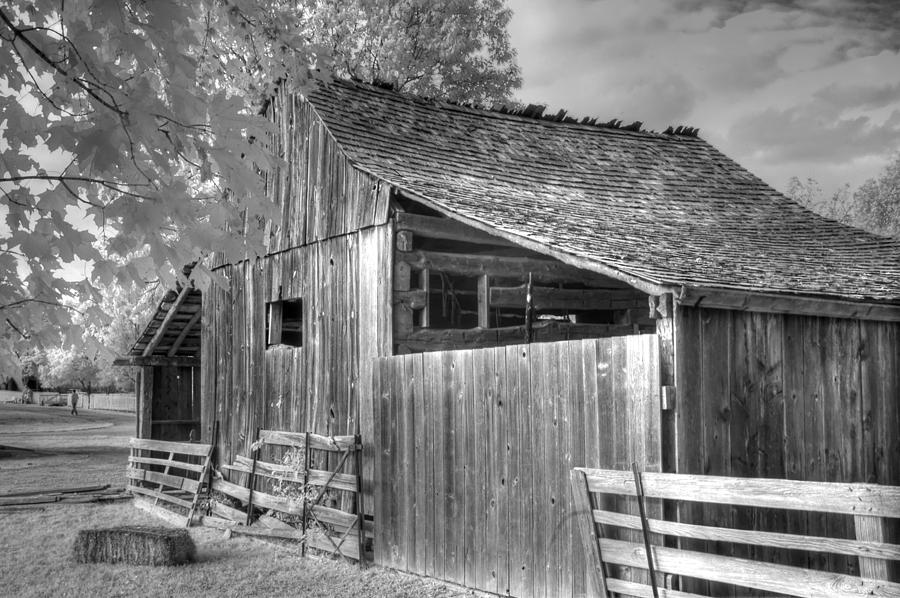 Architecture Photograph - Old Barn by Jane Linders