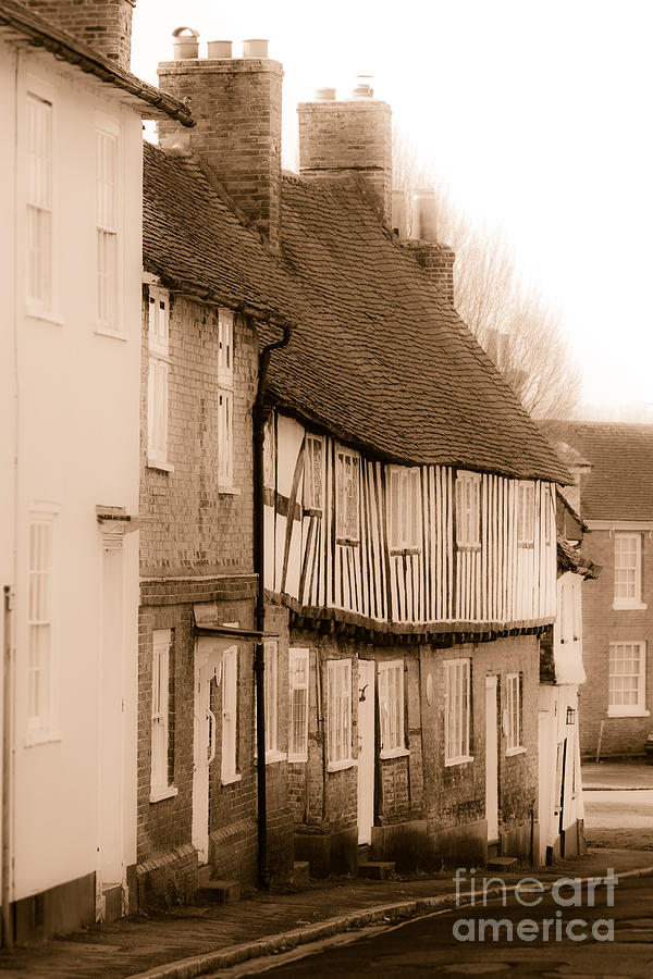 Old beamed terraced cottages in Sheep Street Petersfield. Photograph by Peter Noyce