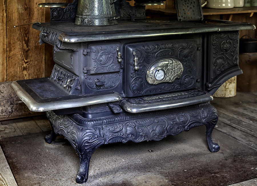 Cracker Photograph - Old Clarion Wood Burning Stove by Lynn Palmer