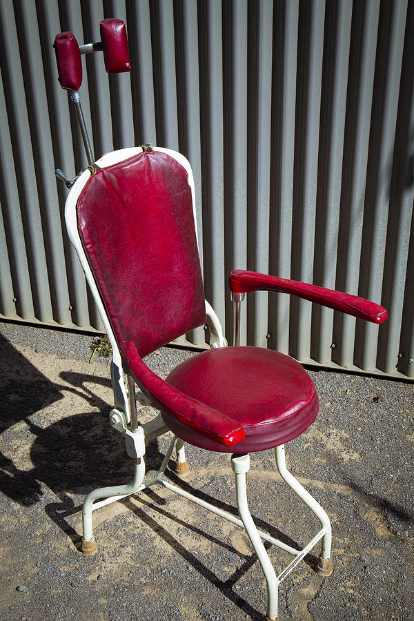 Old Dentist Chair Photograph by Garry Gay