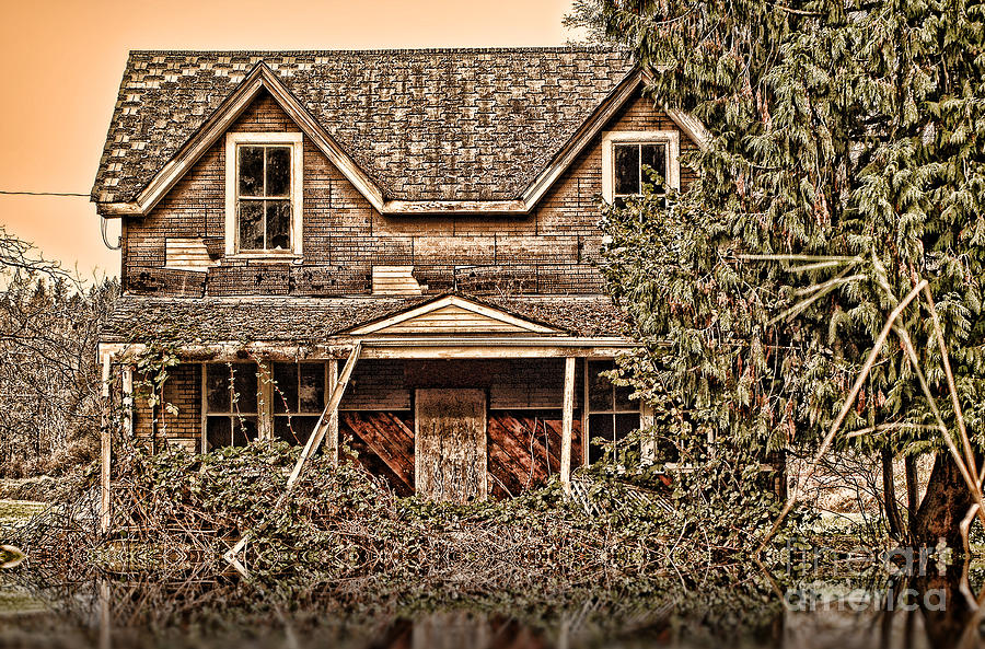 Old Farm House Photograph by Dawn Harris
