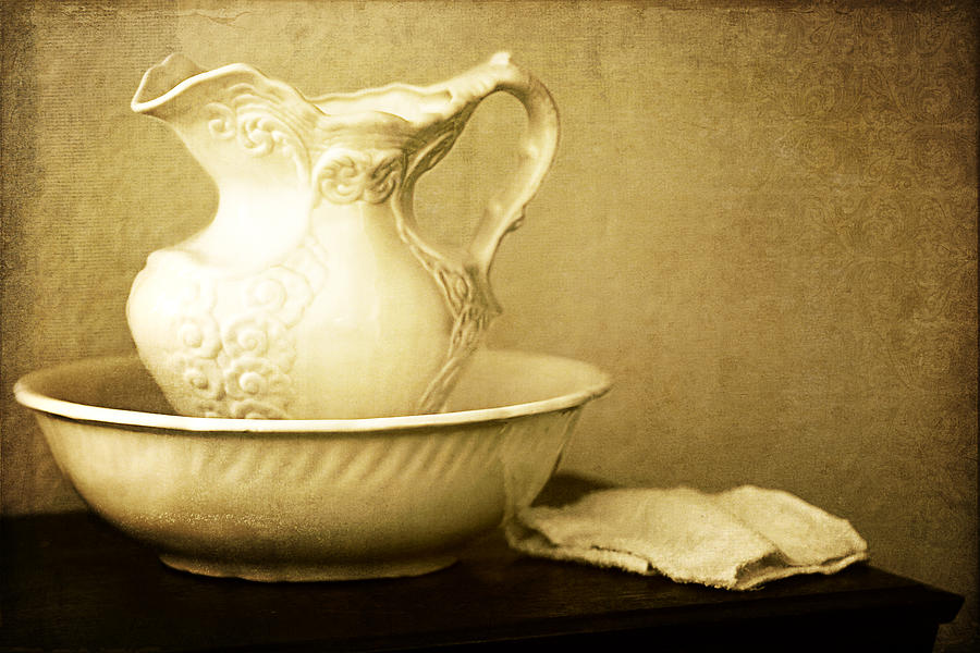 Old Fashioned Pitcher and Basin Photograph by Lincoln Rogers