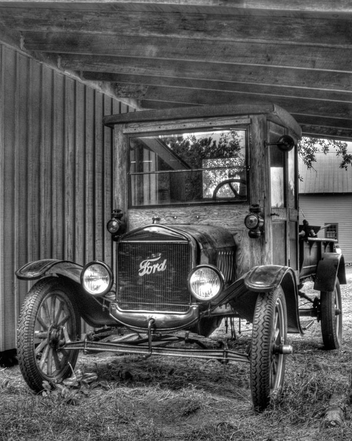 Old Ford Photograph by Dawn Currie