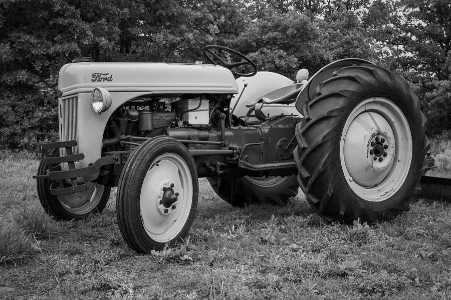 Old Ford Tractor Photograph by Doug Long