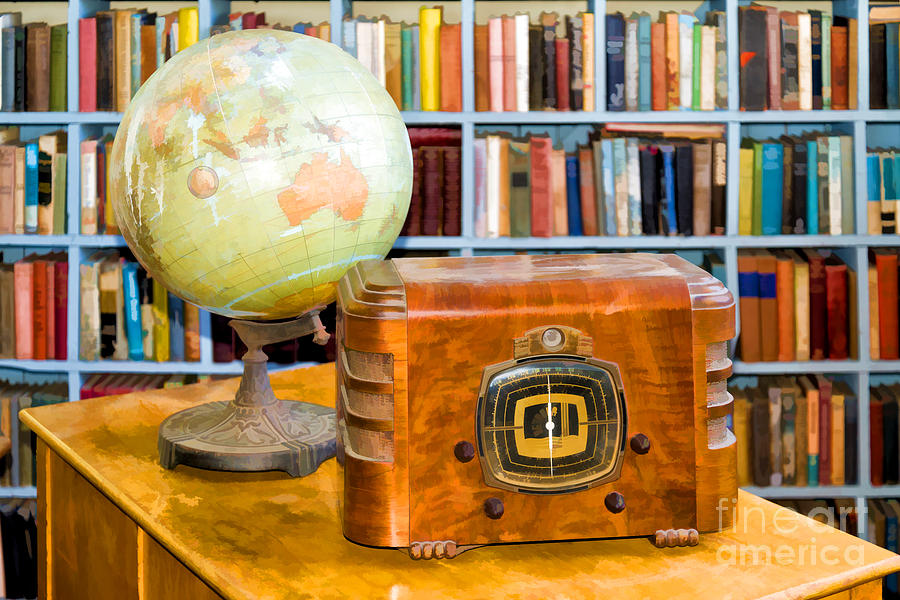 Old globe and radio Photograph by Les Palenik