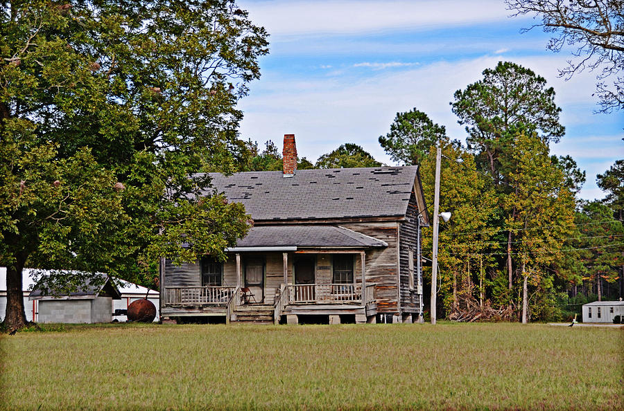 Old House Photograph by Linda Brown