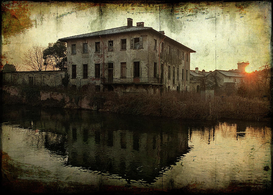 Old house on canal Photograph by Roberto Pagani