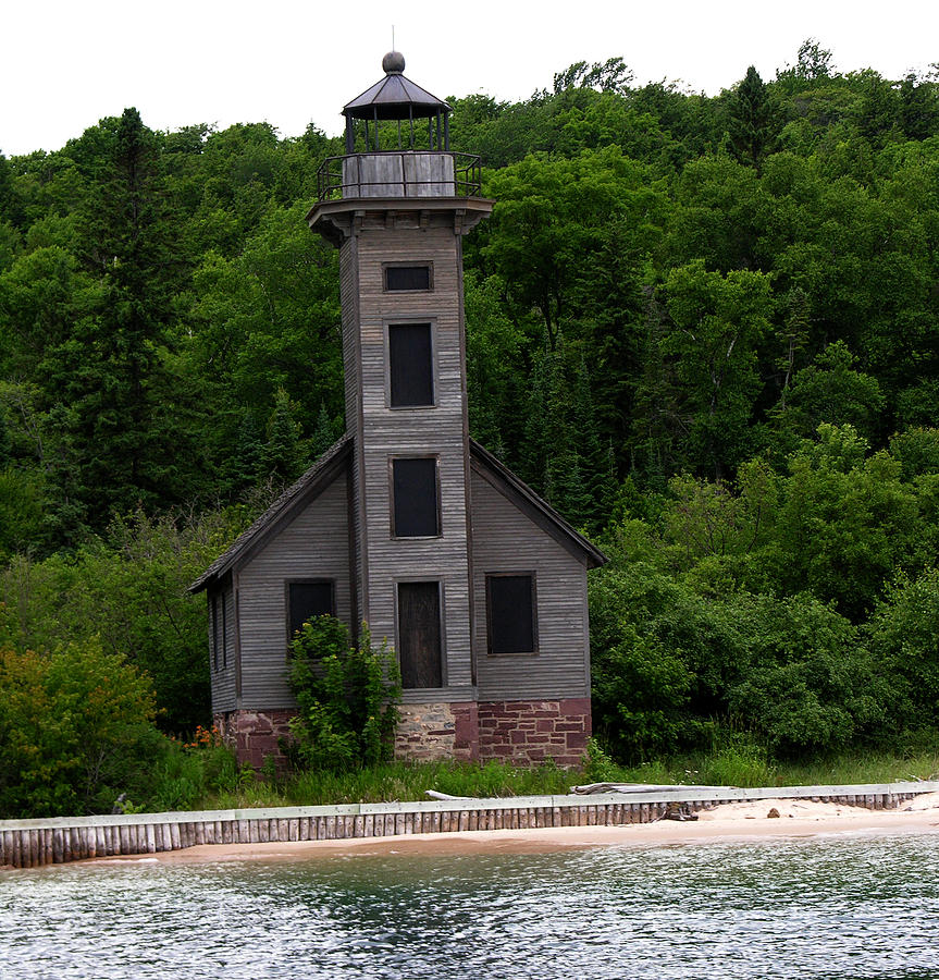 Old Lighthouse Pictured Rocks Lakeshore Photograph by Robert Lozen