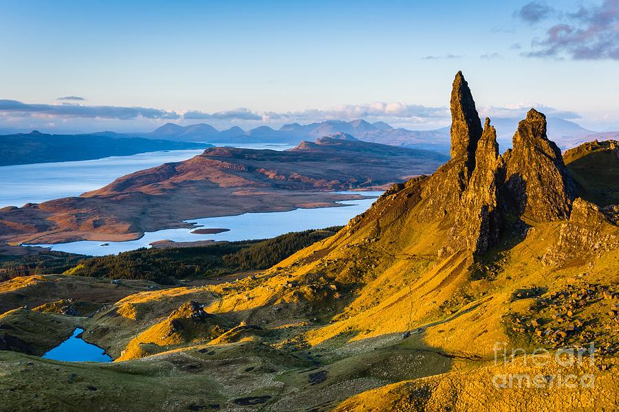 Old Man of Storr at sunrise Photograph by Maciej Markiewicz
